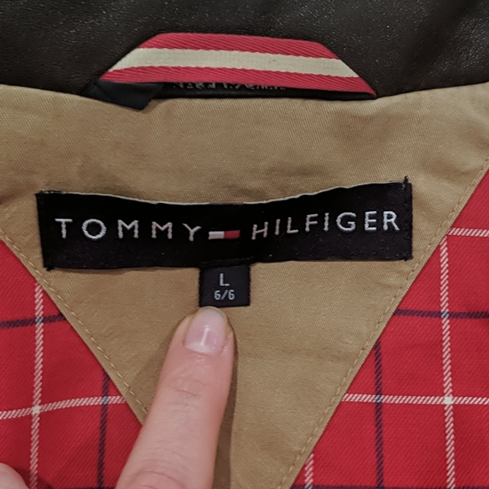 Tommy Hilfiger - Picture 2 of 7